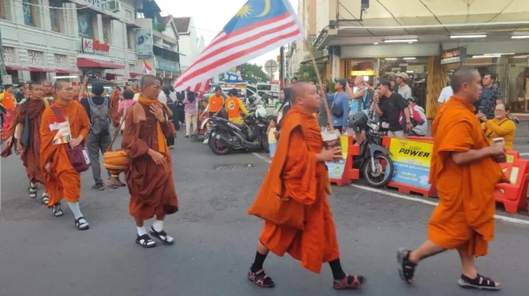 Jalan Spiritual Bhikkhu 4 Negara