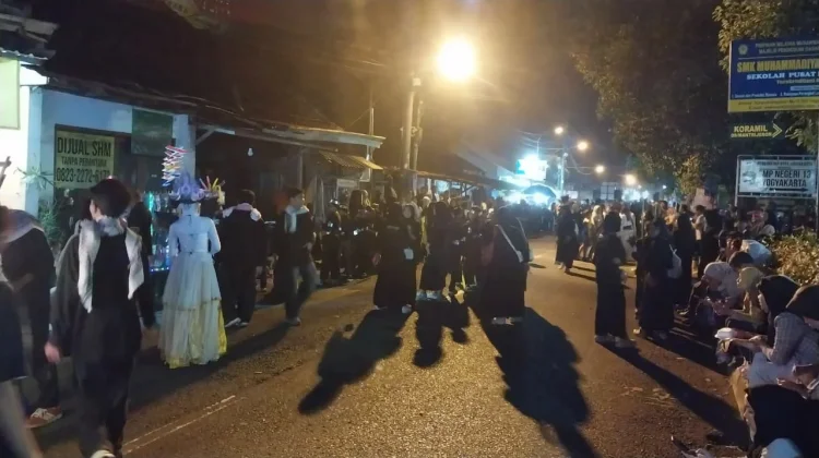 Meriahnya Pawai Gema Takbir Istimewa ke-6 di Mantrijeron Yogyakarta