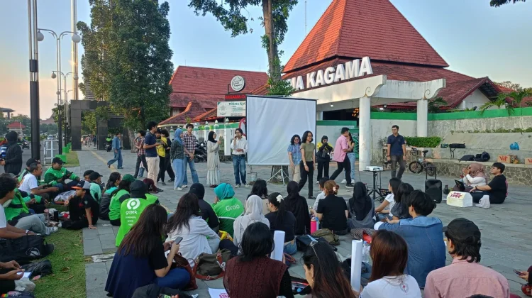 Suarakan Kegelisahan, Emak-Emak dan Mahasiswa UGM Turun ke Jalan