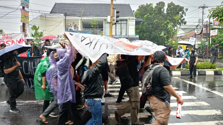 Suarakan Aspirasi, Mahasiswa Yogyakarta Turun ke Jalan