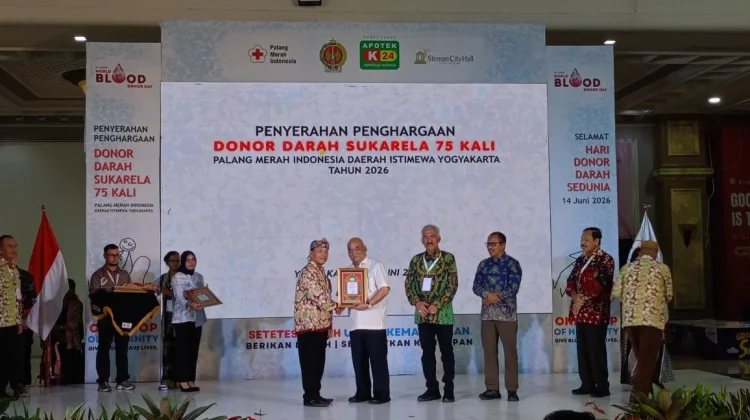 Puluhan Pendonor Darah di DIY Dapat Piagam Penghargaan dari PMI
