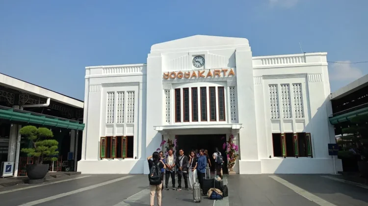 Mobilitas Meningkat, Daop 6 Jalankan KA Tambahan dan Beri Diskon 30 Persen