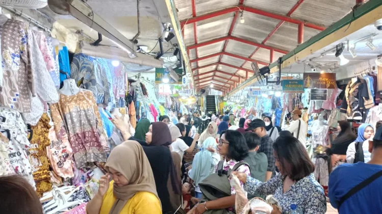 Pasar Beringharjo Diserbu Wisatawan Selama Libur Sekolah