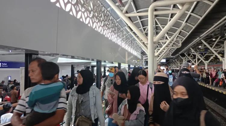 Sebanyak 359 Ribu Orang Menggunakan KRL Yogyakarta-Solo Selama Liburan Sekolah
