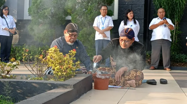 Berumur 160 Tahun, Gamelan dan Wayang Kulit RRI Yogyakarta Disucikan lewat Jamasan