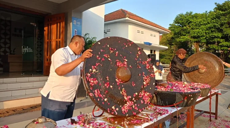 Berumur 160 Tahun, Gamelan dan Wayang Kulit RRI Yogyakarta Disucikan lewat Jamasan