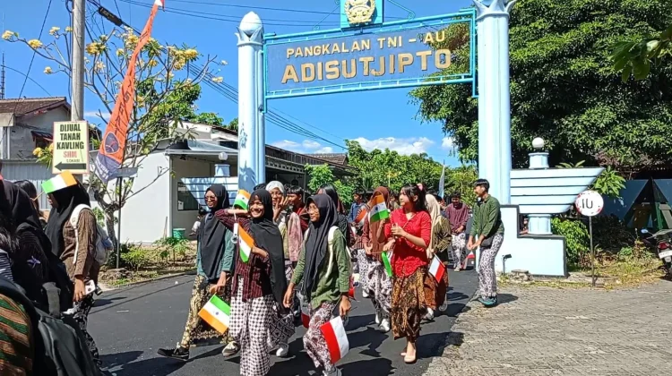 Isi Waktu Liburan Sekolah, Siswa di Sleman Ikut Sambut Kedatangan Presiden