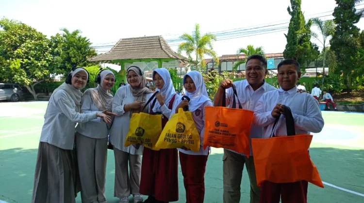 Ratusan Siswa Baru SMPN2 Pakem Diedukasi Mitigasi Bencana pada MPLS Hari Pertama