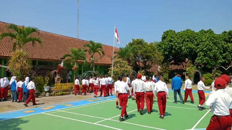 Ratusan Siswa Baru SMPN2 Pakem Diedukasi Mitigasi Bencana pada MPLS Hari Pertama