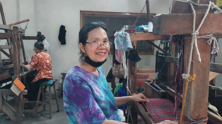 Kain Tenun Lurik Kurnia, Pertahankan Tradisi di Tengah Modernisasi