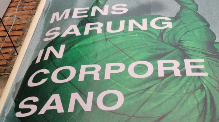 Mens Sarung In Corpore Sano