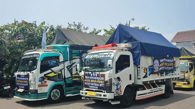 Wujud Kepedulian, Musisi Jogja Peduli Berangkatkan Tiga Truk Bantuan ke NTT