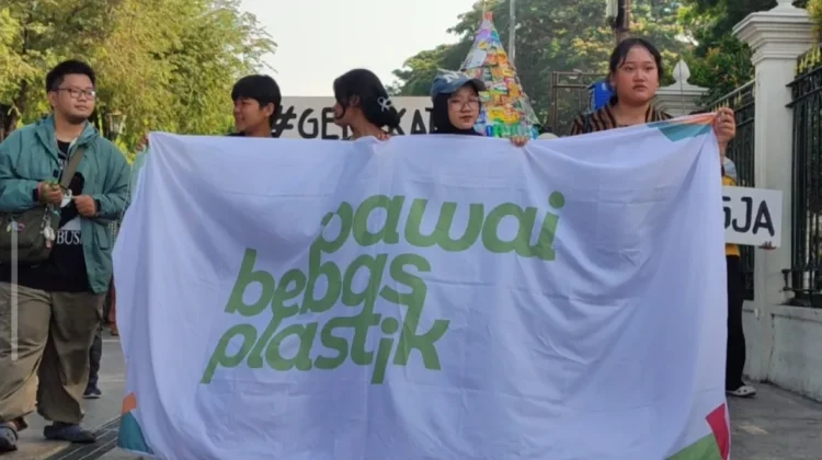 Pawai Bebas Plastik di Malioboro