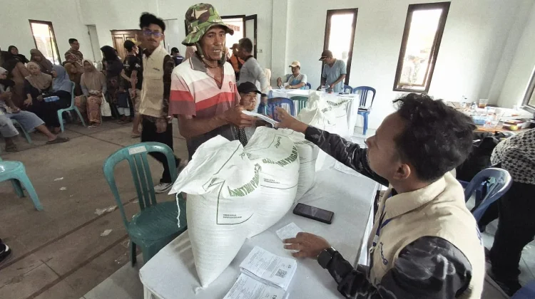Salurkan 3.118 Ton Beras, Bulog Perkuat Ketahanan Pangan Warga Purworejo