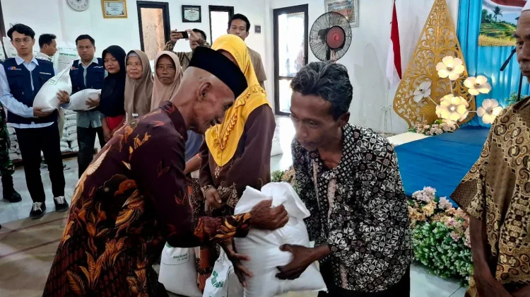 Salurkan 3.118 Ton Beras, Bulog Perkuat Ketahanan Pangan Warga Purworejo