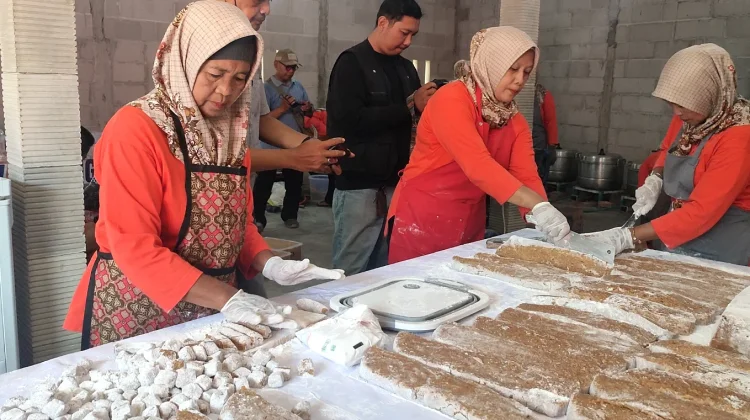 Gethuk Goreng Bu Hesti Jadi Oleh-Oleh Favorit di JJLS Pantai Selatan Bantul
