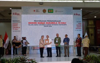 Puluhan Pendonor Darah di DIY Dapat Piagam Penghargaan dari PMI