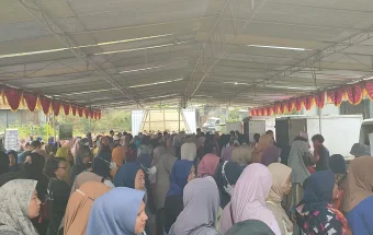 Pasar Murah Guwosari Disambut Antusias, Warga Rela Mengantre