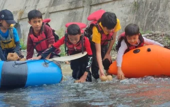 Belajar Mengenal Alam lewat Kelas Sungai