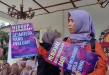 Nasib Buruh Gendong, Pekerja Rentan yang Terampas Haknya