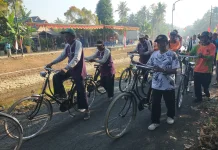 Ratusan Pecinta Sepeda Tua Ikuti Ngonthel Bareng