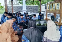 Menyambut Hari Bhakti Radio, LPP RRI Yogyakarta Ziarah ke TMP