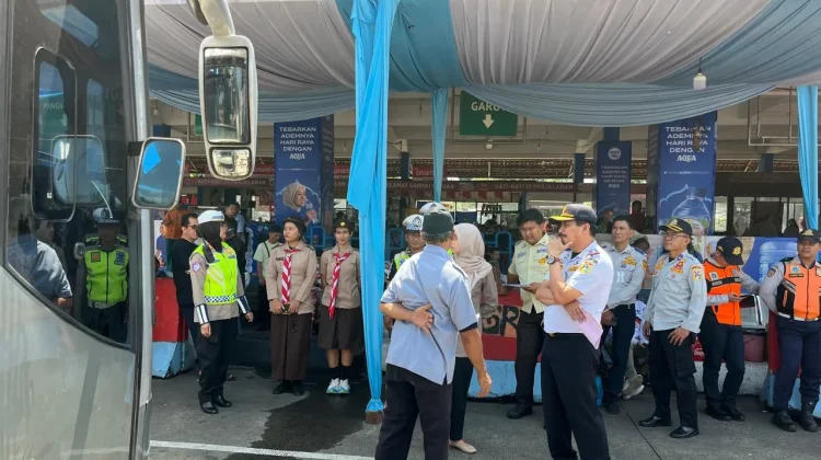 Peran Nyata Relawan Pramuka Peduli di Terminal Kampung Rambutan