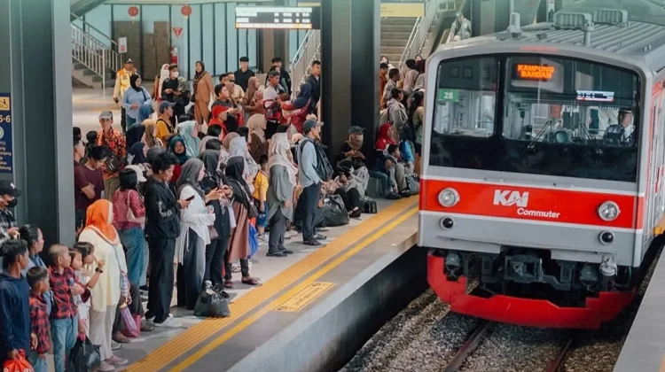 Menata Ulang Keamanan Transportasi Jabodetabek Pascakecelakaan KRL