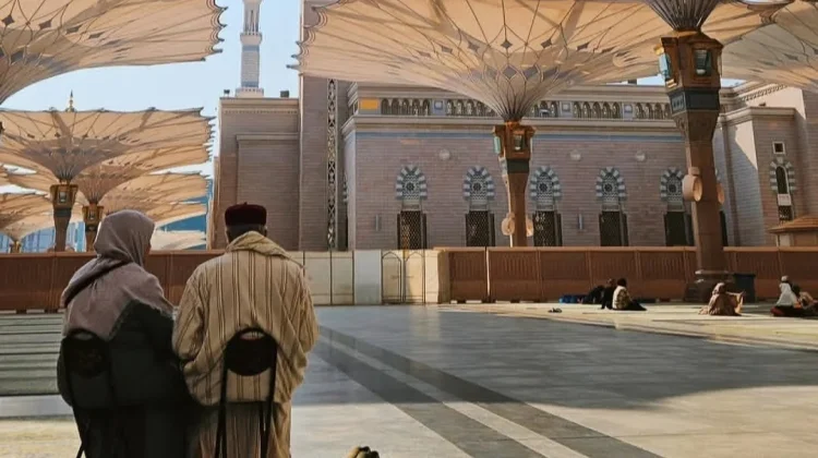 'Labbayk: Here I Am' Suara Identitas Muslim Belanda dalam Perjalanan Haji-Umrah