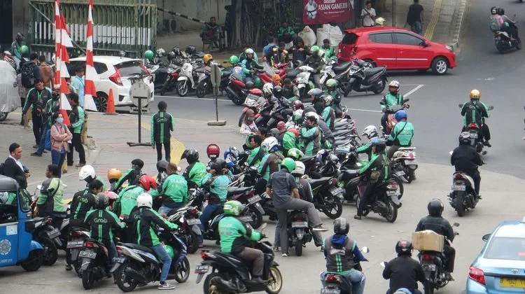 Pendapatan Ojol Kini Hanya Rp1,7 Juta, Risiko Kerja Tinggi