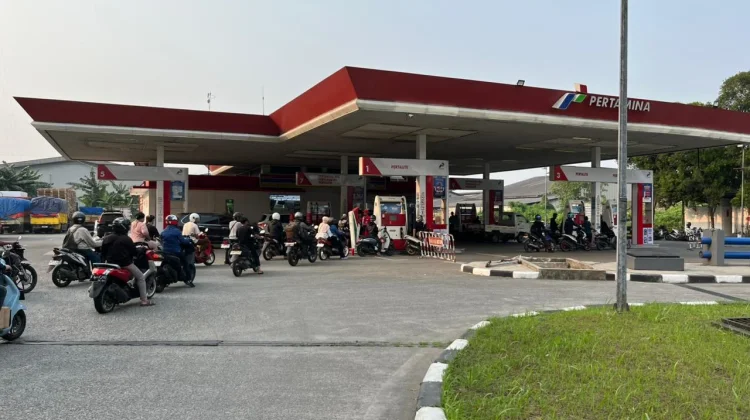 Aneka 'Jurus' Pemda Tangerang Raya Pascakenaikan Harga Pertamax