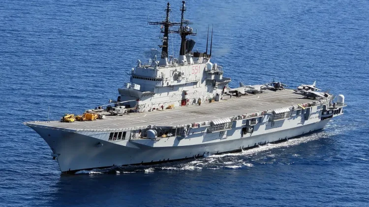 'Giuseppe Garibaldi' Kapal Induk Italia yang Kini Berlabuh di Indonesia