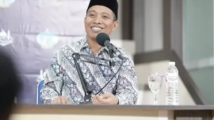 Elnino Mohi, dari Ruang Redaksi Menjaga Suara Gorontalo di Senayan