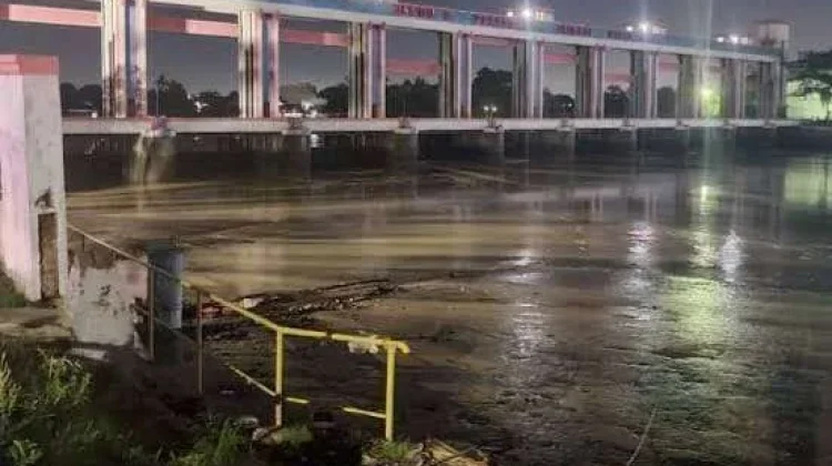 Warga Tangerang Ambil Risiko Kesehatan akibat Krisis Air