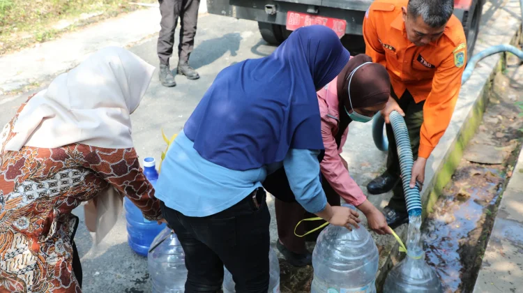 Kekeringan Meluas di Jateng, Ribuan Warga Lereng Merapi Terbantu Air Bersih
