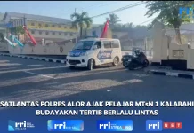 Pelajar MTs Negeri 1 Kalabahi Diajak Budayakan Tertib Berlalu Lintas
