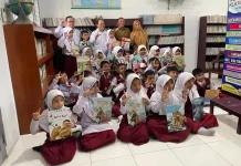 Kemendamen RI Salurkan 4000 Buku untuk Sekolah Terdampak Bencana di Aceh
