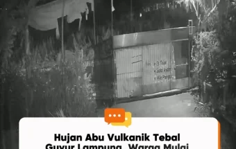 Hujan Abu Vulkanik Tebal Guyur Lampung sejak Semalam
