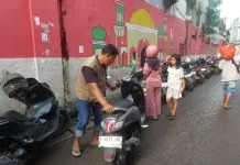 Menanti Berkah Ramadan di Gang Empang