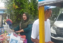 Nana, PKL di Alun-alun Rangkasbitung yang Murah Senyum