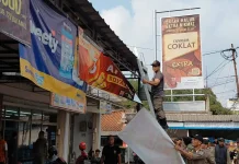 Satpol PP Pandeglang Tertibkan Iklan Rokok dikawasan tanpa Rokok