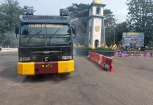 Polres Pandeglang Siram Jalan Protokol