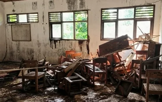 Berita Video - Tiga Ruang Kelas Rusak, Pembelajaran di SDN Pada…
