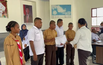 SRMA 41 Biak, Pertama Kalinya Serahkan Hasil Pembelajaran Semester Genap