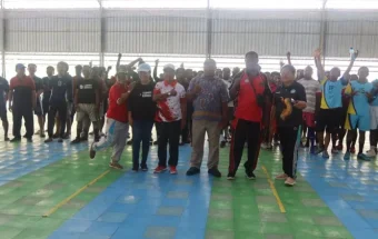 Unik, Pembelajaran Literasi di Biak Melalui Futsal "Ayah Hebat Literasi Kuat"