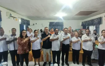 DP3AKB Biak Numfor Melaksanakan Pembinaan Gerakan Orang Tua Asuh Cegah Stunting
