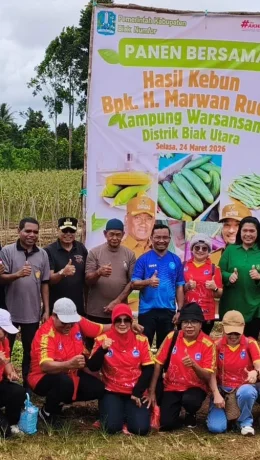 Pemerintah Daerah Biak Numfor melakukan kegiatan Panen Bersama Hasil Pertanian