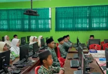 Kemenag Biak Numfor, Pantau Langsung Asesmen Sumatif Akhir di SD Yapis 1