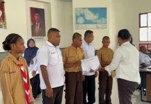 SRMA 41 Biak, Pertama Kalinya Serahkan Hasil Pembelajaran Semester Genap