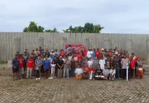 Bulan Bung Karno, Anggota DPR/MPR RI Ruth Rumkabu Bersama Warga Biak Bersihkan Taman